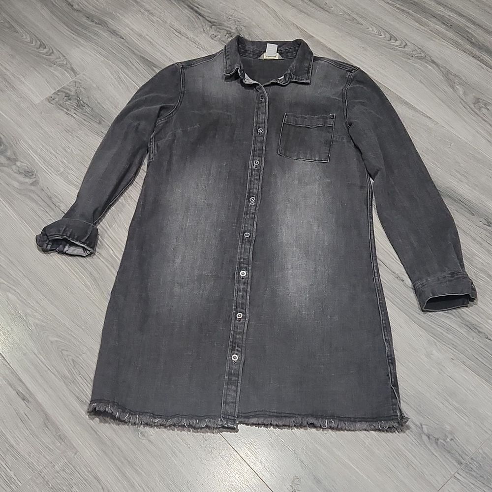 Naturals Raw Hem Black Washed Denim Dress - Picture 2 of 9